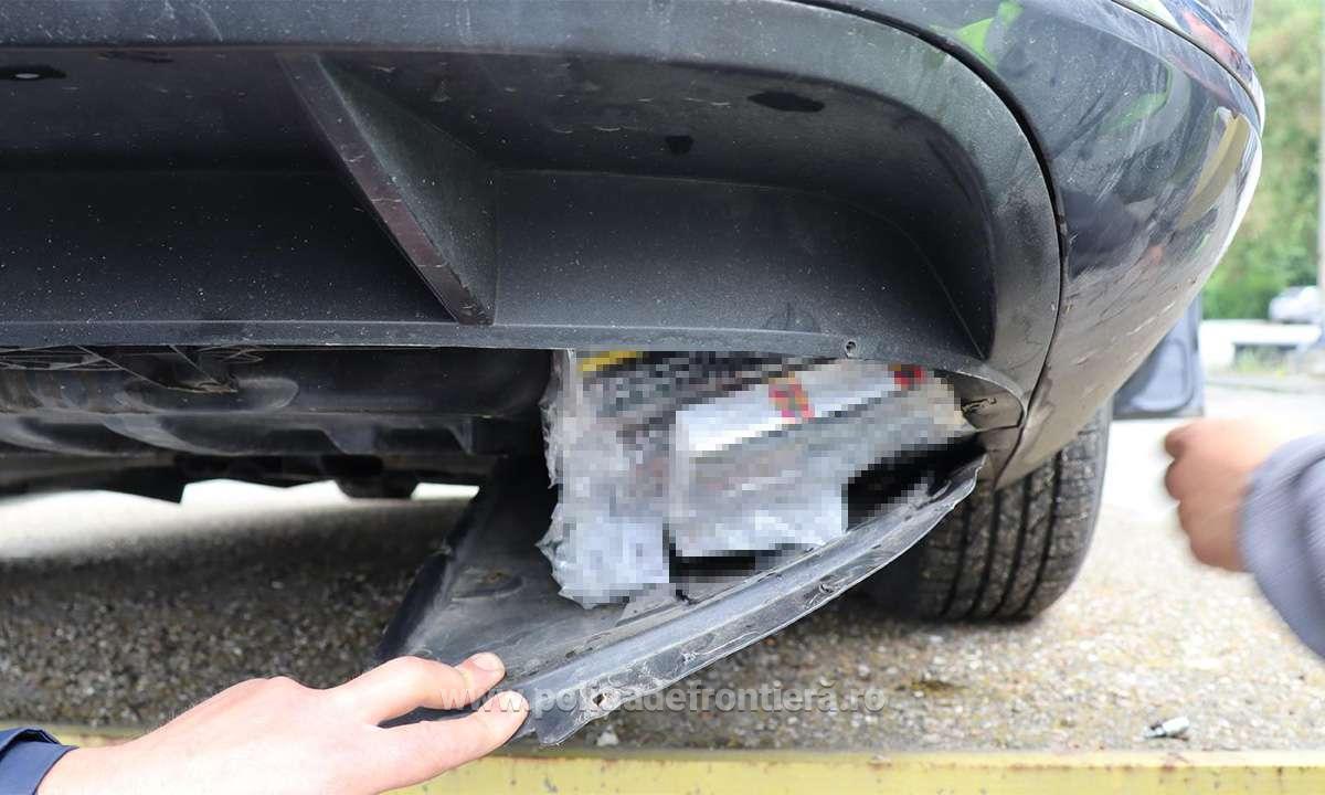 Un bulgar a încercat să intre în România cu peste 1.000 de pachete de țigări. Locurile ingenioase unde le ținea ascuns