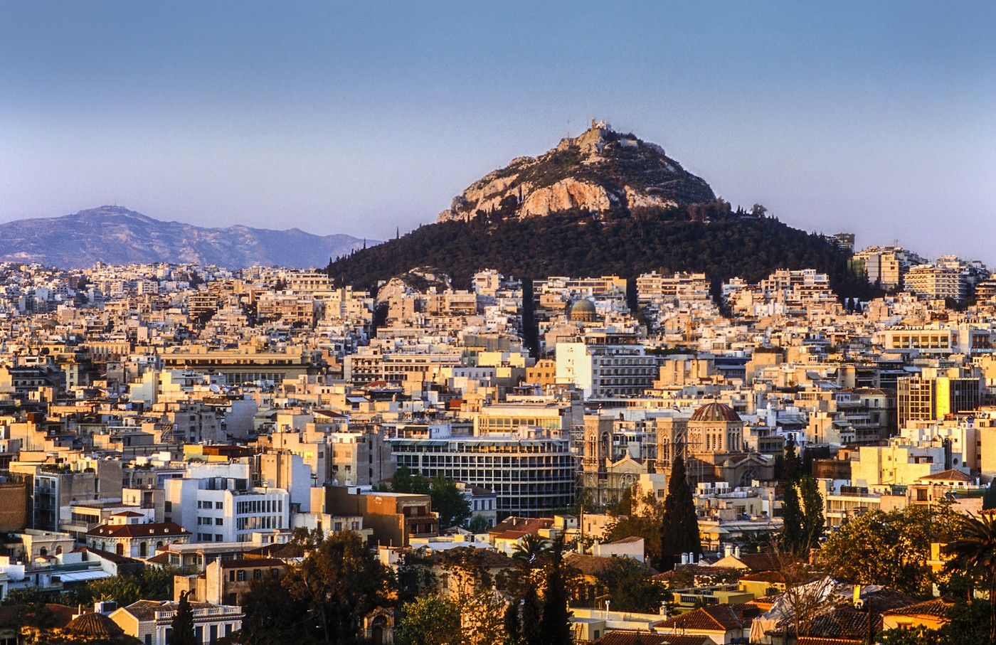 Grecia, leagănul democrației, urmărește să pună umanitatea înaintea inteligenței artificiale în noua Constituție