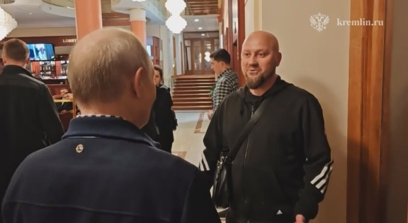 „Trecătorul” din videoclip