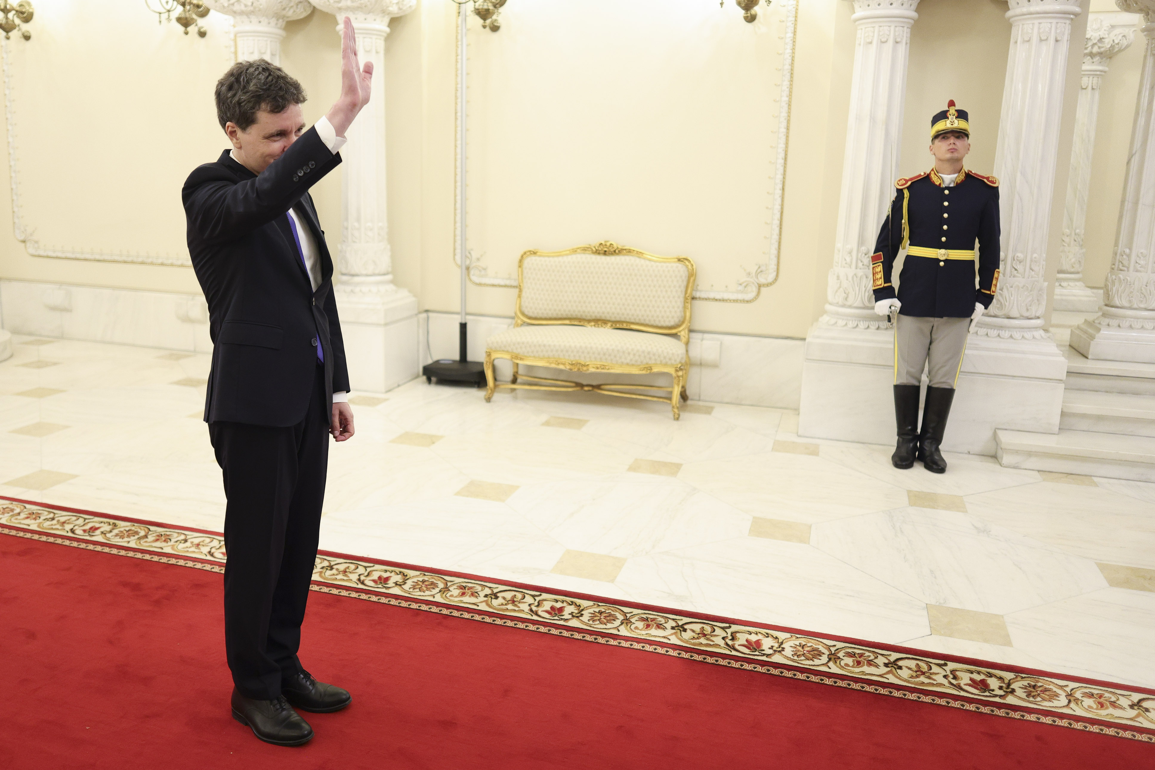 Planul B de guvernare. Ce nume de premier ia în calcul Nicușor Dan dacă Executivul condus de Eugen Tomac nu trece de Parlament