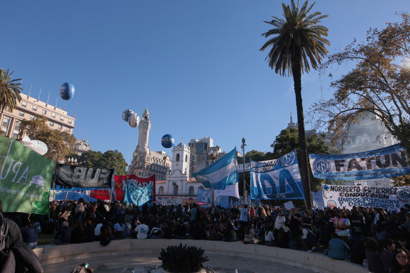 Nationwide march in defense of public university held in Buenos Aires