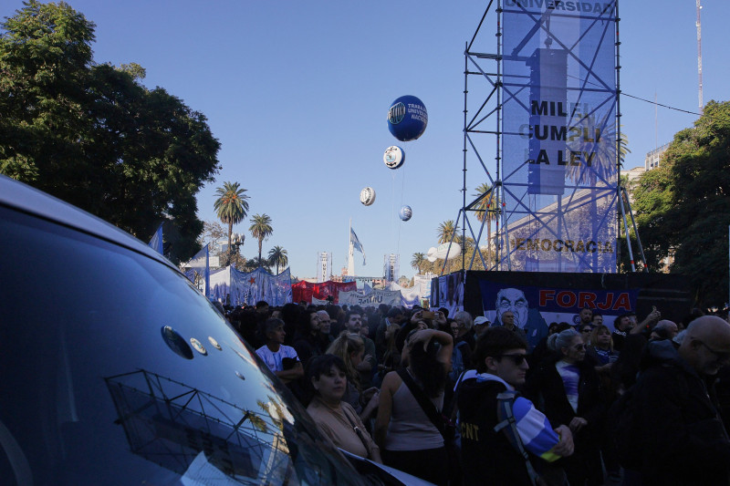 Nationwide march in defense of public university held in Buenos Aires