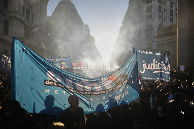 Nationwide march in defense of public university held in Buenos Aires