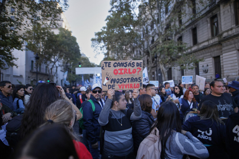 Nationwide march in defense of public university held in Buenos Aires