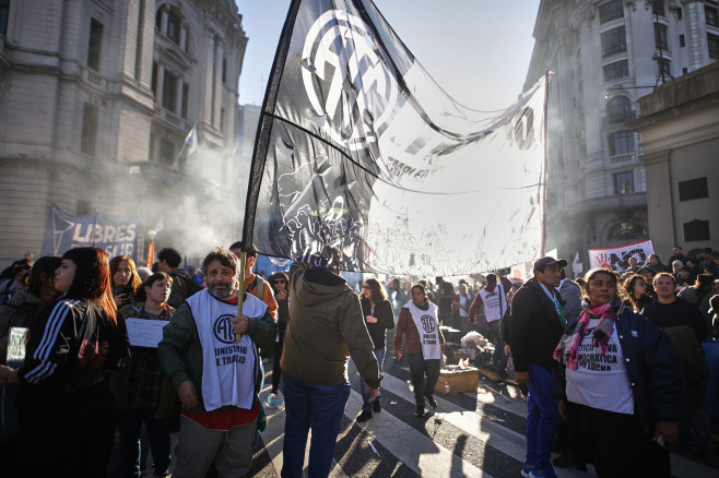 Nationwide march in defense of public university held in Buenos Aires