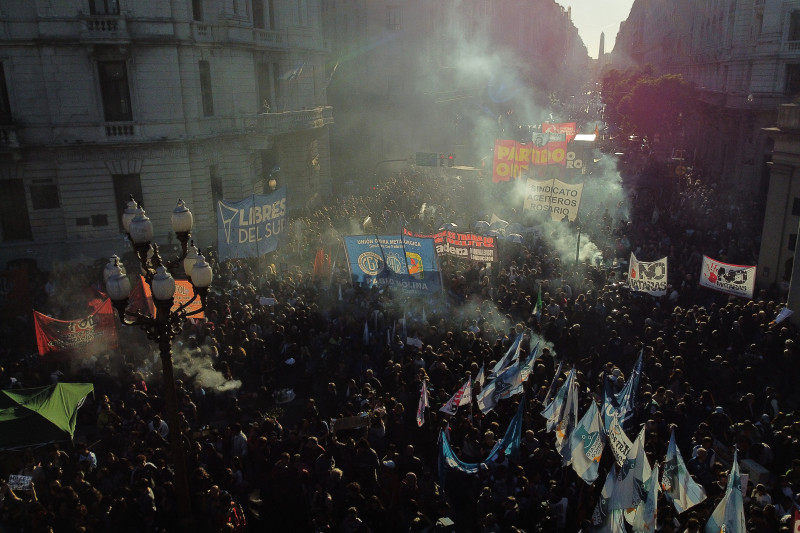 Nationwide march in defense of public university held in Buenos Aires