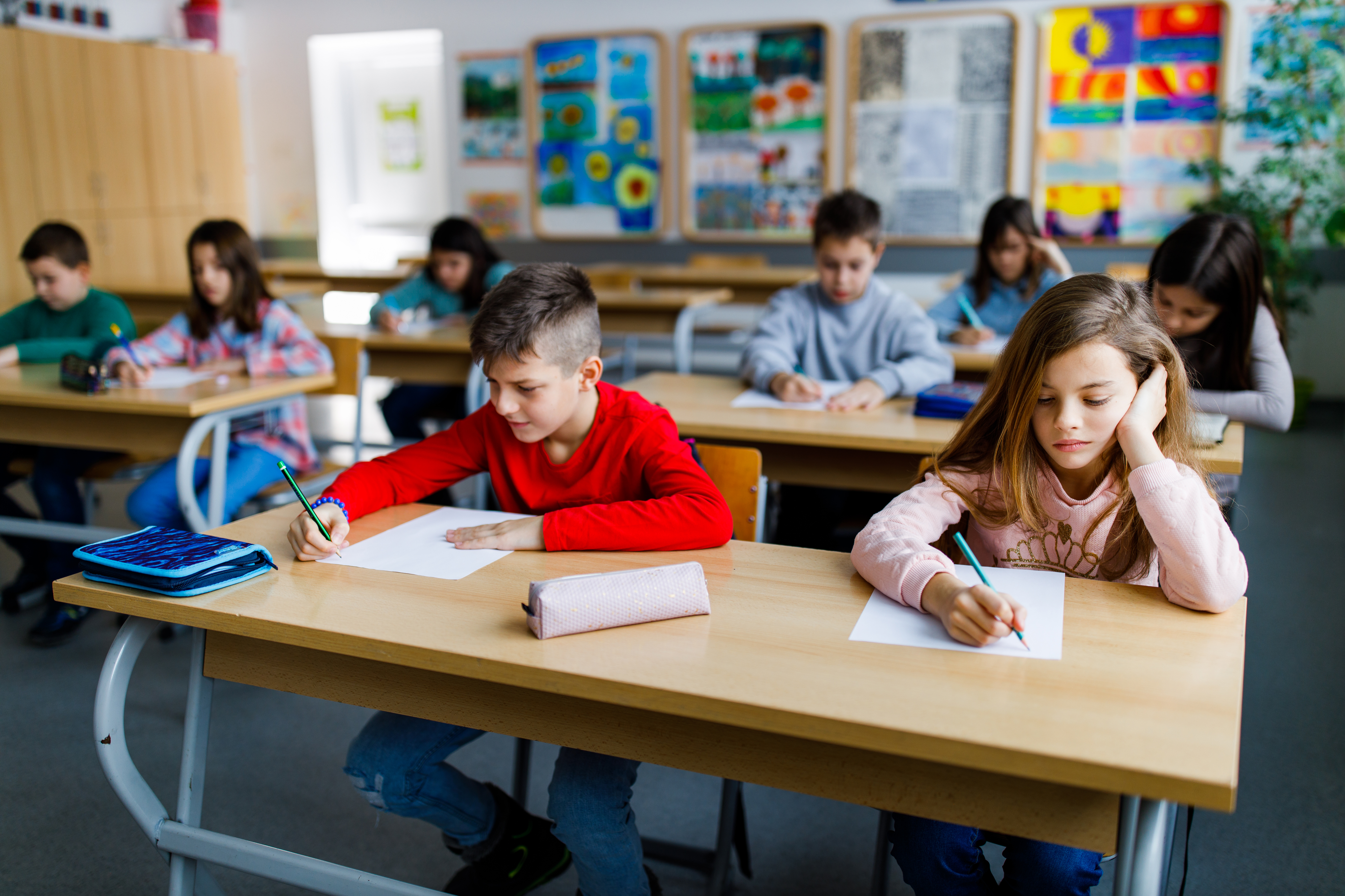 Evaluarea Națională 2026, clasa a II-a: Elevii susțin astăzi proba la Matematică și Explorarea mediului. Cum sunt structurate cerințele