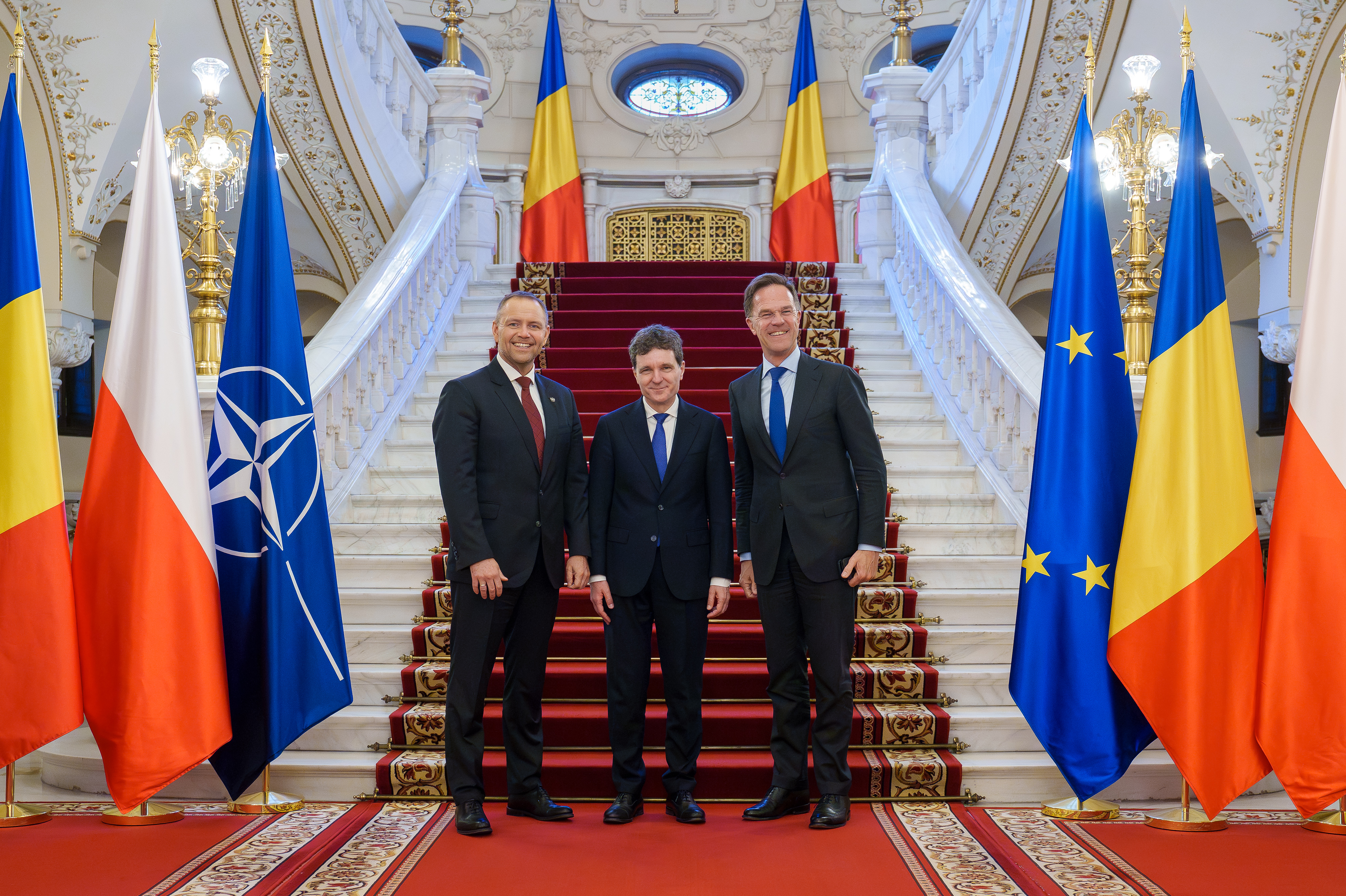 Nicușor Dan, Mark Rutte și Karol Nawrocki, după Summitul B9: Rusia e o amenințare pentru NATO. E nevoie de ajutorul SUA pentru Ucraina