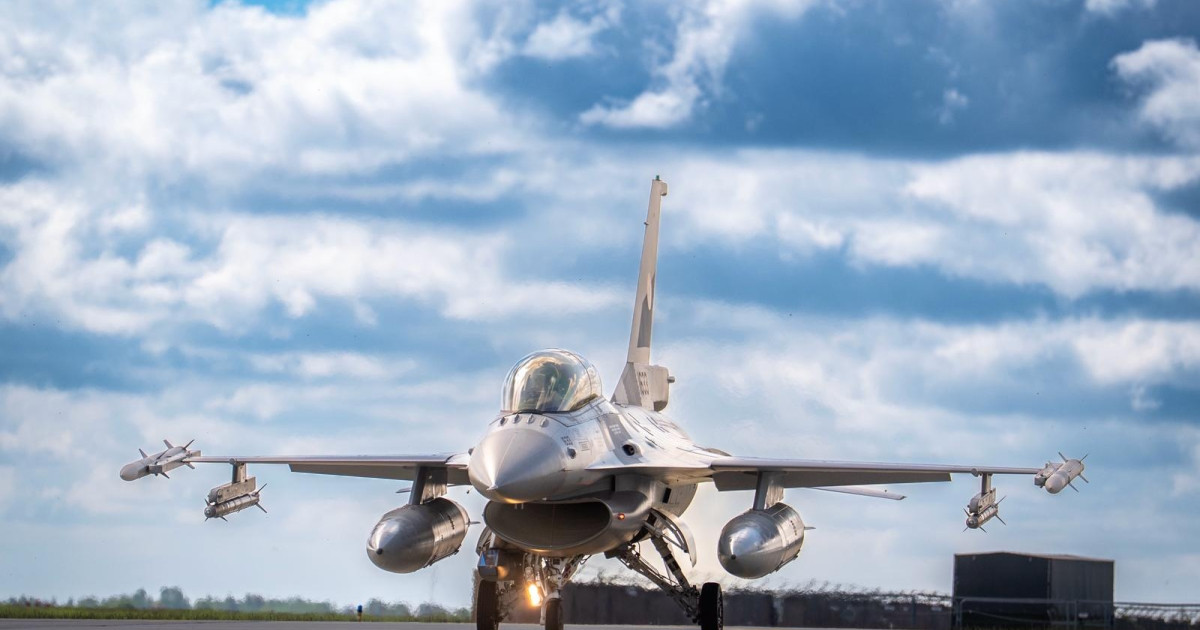 Al doilea pilot român din echipajul care a doborât o dronă în Estonia a fost decorat