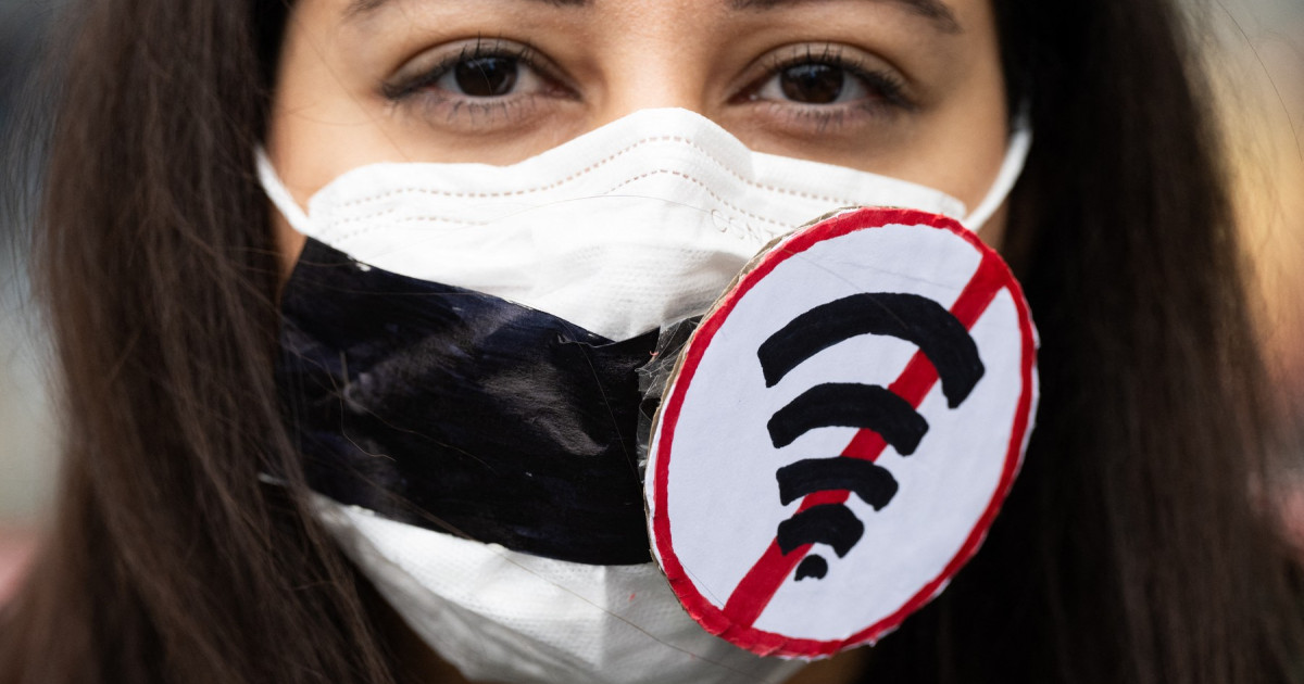 Președintele Iranului ordonă restabilirea internetului