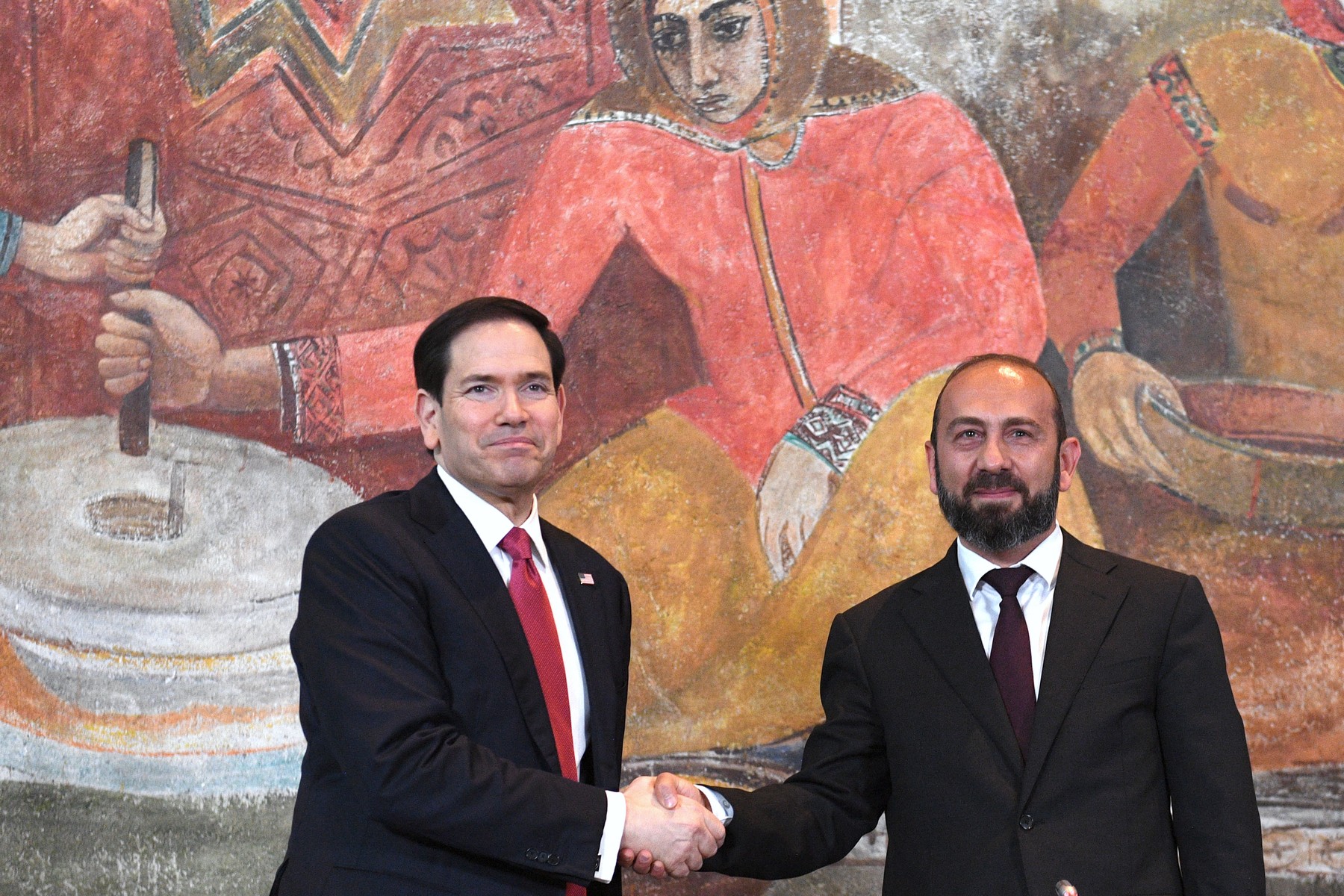 SUA şi Armenia au semnat un acord strategic înaintea alegerilor. Kremlinul ameninţă Erevanul cu scumpirea gazului