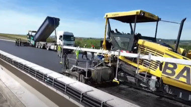utilaje pe autostrada transilvania