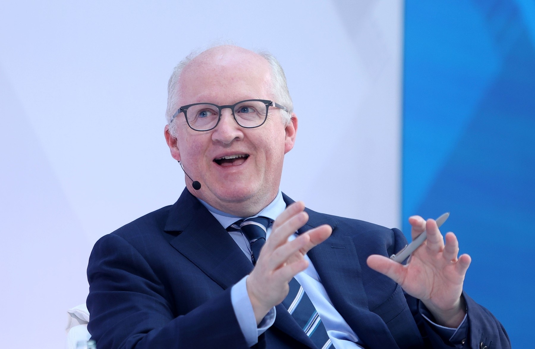 Economistul-şef al BCE: Războiul din Iran va avea un impact persistent asupra inflaţiei