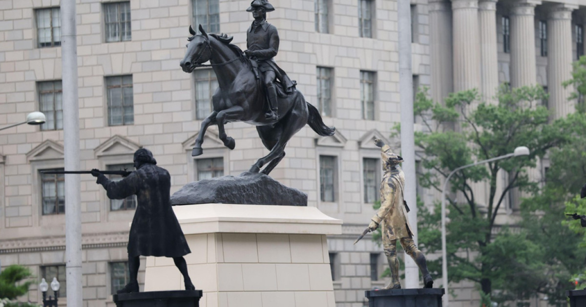 Trump reinstalează monument dedicat unui proprietar de sclavi