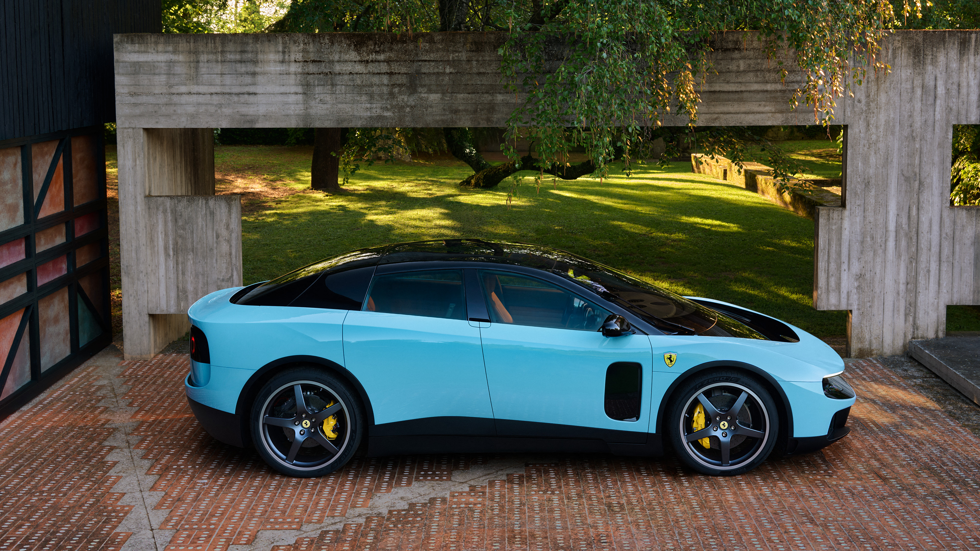 „Sper să scoată calul cabrat”. Critici dure pentru Ferrari de la un fost președinte al companiei, după lansarea modelului electric Luce