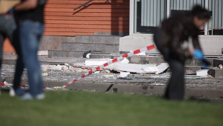 Politisti si anchetatori la blocul lovit de drona in Galati, 29 mai 2026.