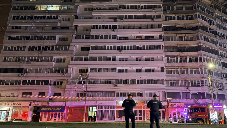 Pompieri si forte de ordine intervin dupa ce un bloc de locuinte din Galati a fost lovit de o drona, 29 mai 2026