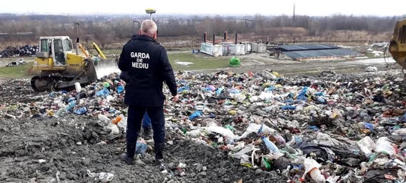 Primăria Sectorului 3, amendată de Garda de Mediu cu 100.000 de lei din cauza problemelor grave în gestionarea gunoiului