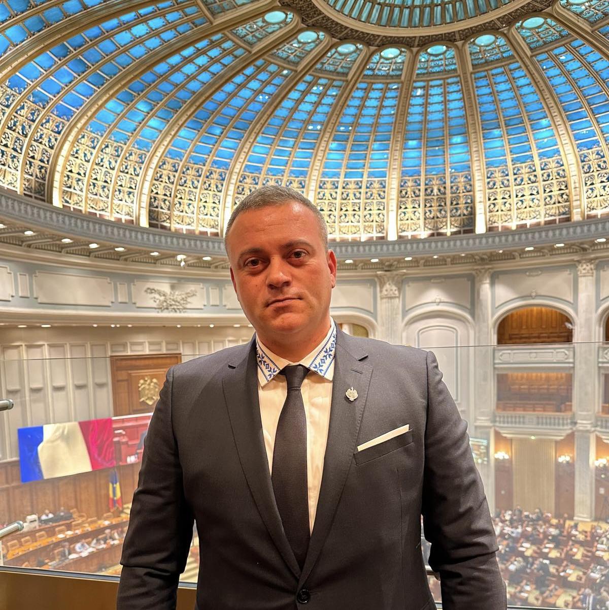 Un deputat a demisionat din grupul PSD pentru a trece la PNL. Inițial, a fost ales pe listele partidului Dianei Șoșoacă