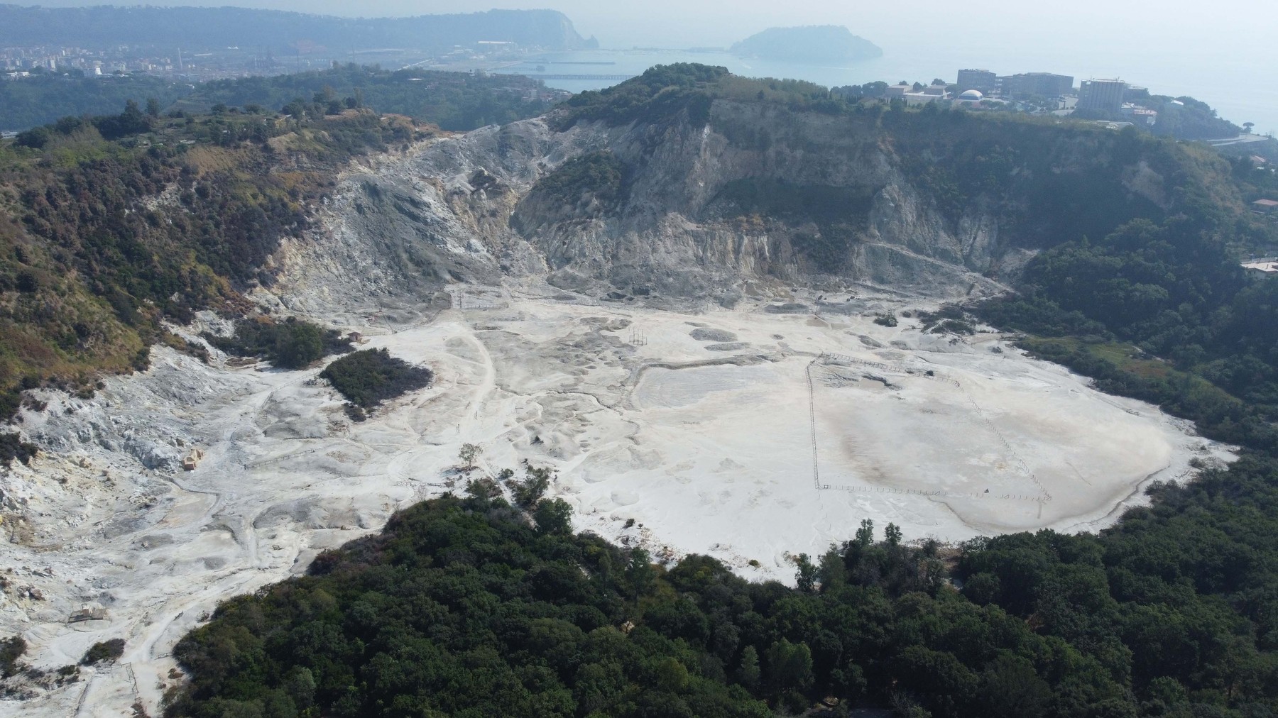 „Un moment critic”: Cel mai mare supervulcan din Europa trece printr-o tranziție ce ar putea produce o erupție majoră