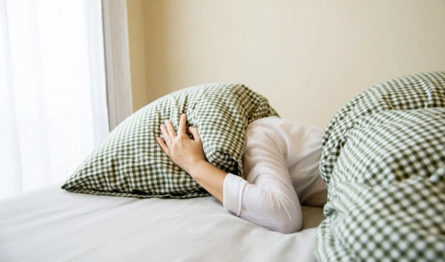Atacuri de panică, depresie & insomnie, afectări ale femeilor la menopauză. Psihiatru: „E un moment bun să își schimbe stilul de viață”