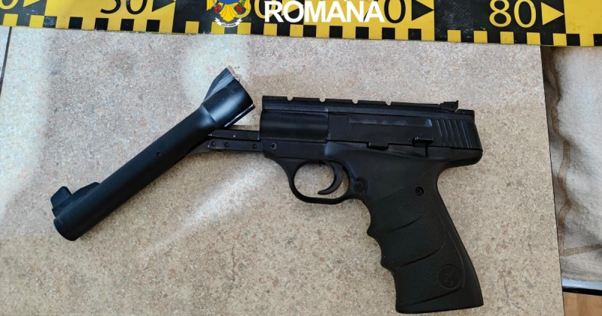 41 de percheziții în 22 de județe pentru arme ilegale
