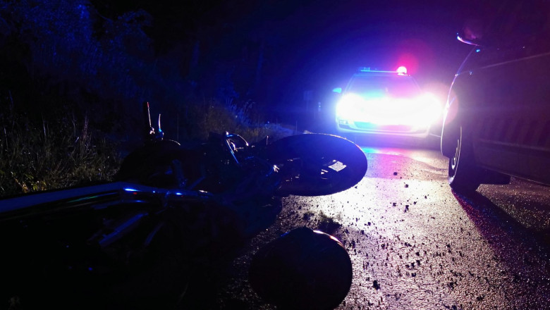 Real event, Motorcycle accident, crash at night on a wet road