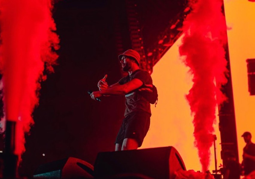 Cine este Max Korzh, rapper-ul din Belarus care aduce zeci de mii de străini la București. A fost declarat persona non-grata la Kremlin