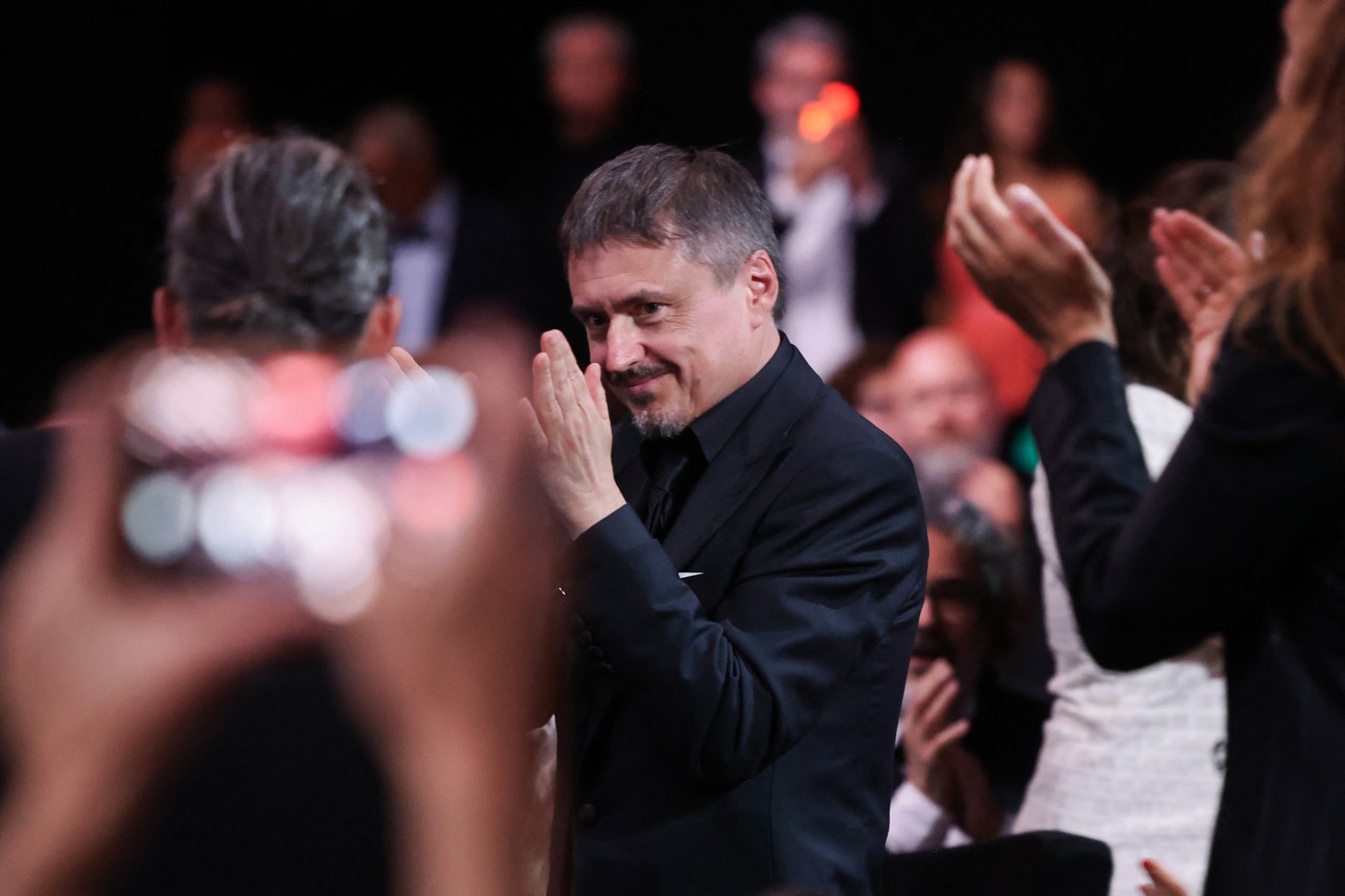 Ilie Bolojan, felicitări pentru Cristian Mungiu, premiat la Cannes: Mulţumim pentru imaginea pe care o duce mai departe despre România