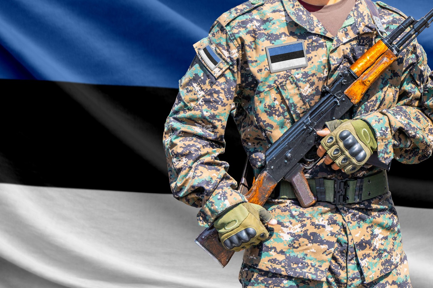 Estonia ia în calcul recrutarea obligatorie a femeilor, din cauza climatului tot mai tensionat pe flancul estic al NATO
