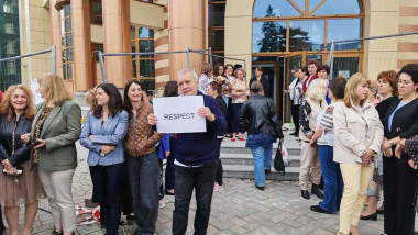 Protest la Finanţele Publice Bacău
