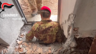 Imagine de la operațiunea carabinierilor din Calabria. Foto captură video