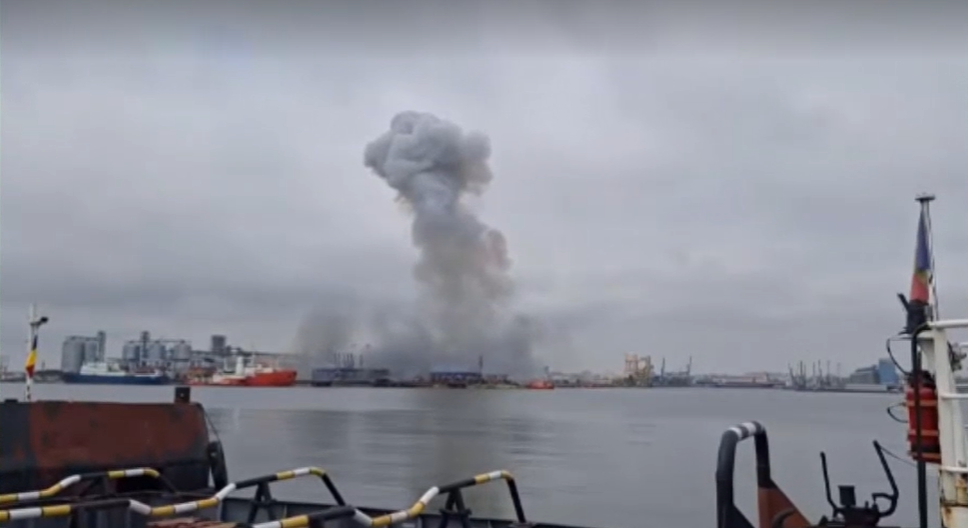 Explozie în Portul Constanța: o dronă s-a autodetonat. Alte patru ambarcațiuni ar fi în zona costieră. Plajele din stațiuni, evacuate