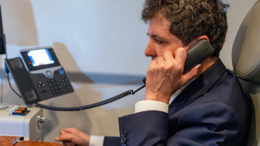 nicusor dan telefon spartan
