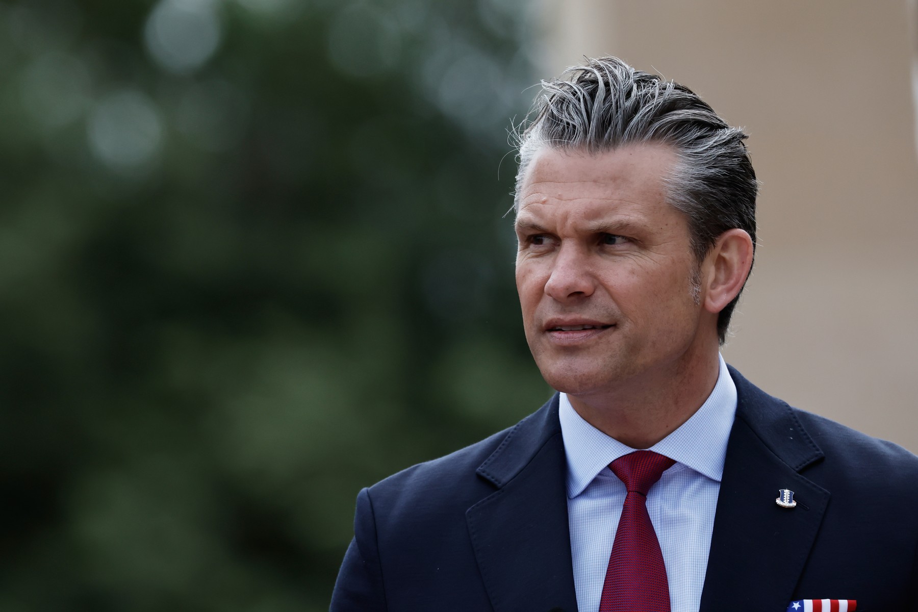 Hegseth a atacat Europa pentru „invazia” migranţilor pe plajele sale, în discursul rostit la 82 de ani de la Debarcarea în Normandia