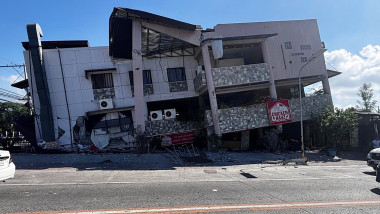 Clădire prăbușită în urma seismului din Filipine Foto Profimedia