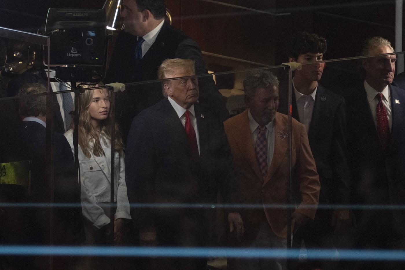 Trump a fost huiduit puternic la Madison Square Garden, în timpul unui meci din finala NBA