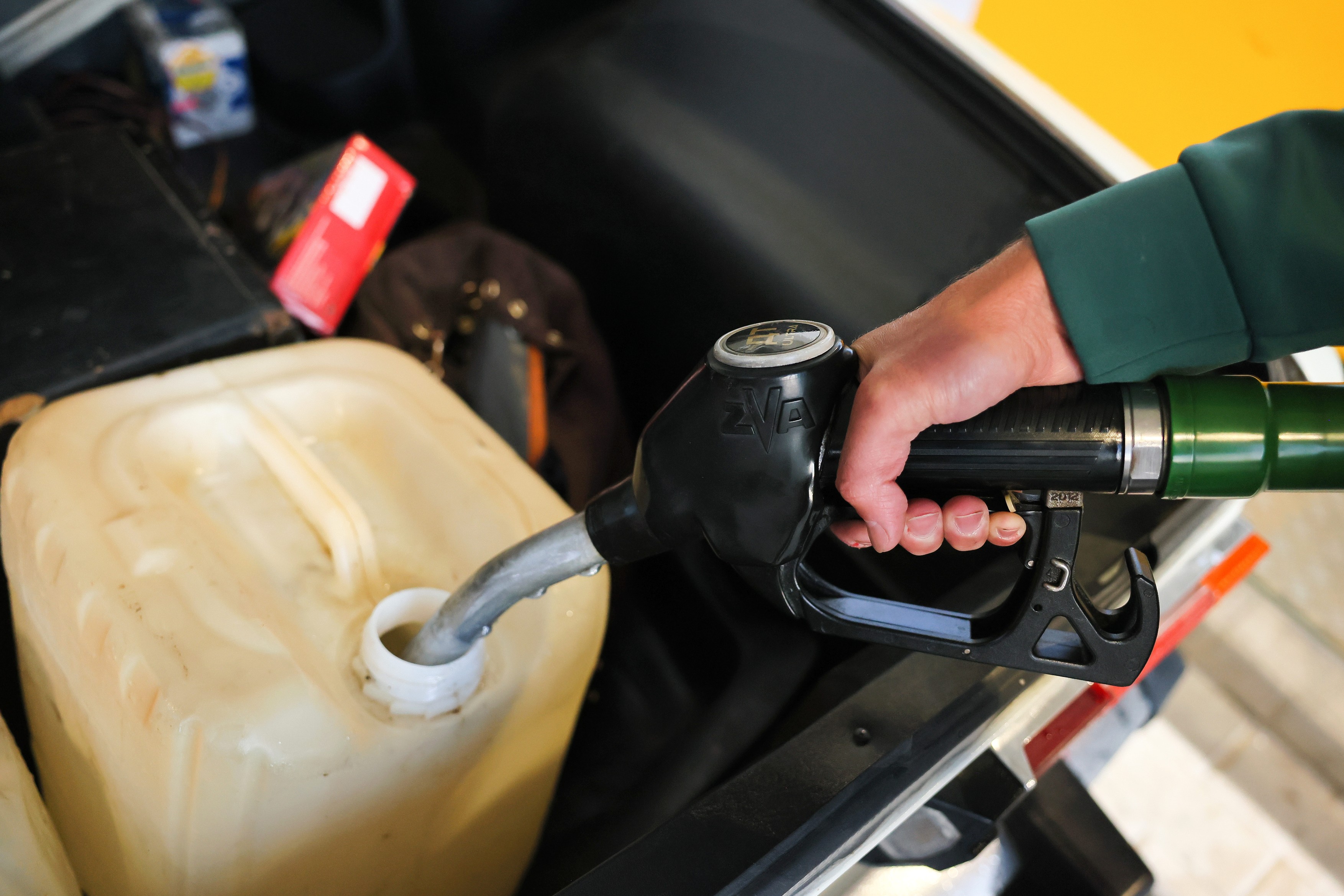 Efectul atacurilor ucrainene: La Moscova unele stații de carburant au început să limiteze vânzările