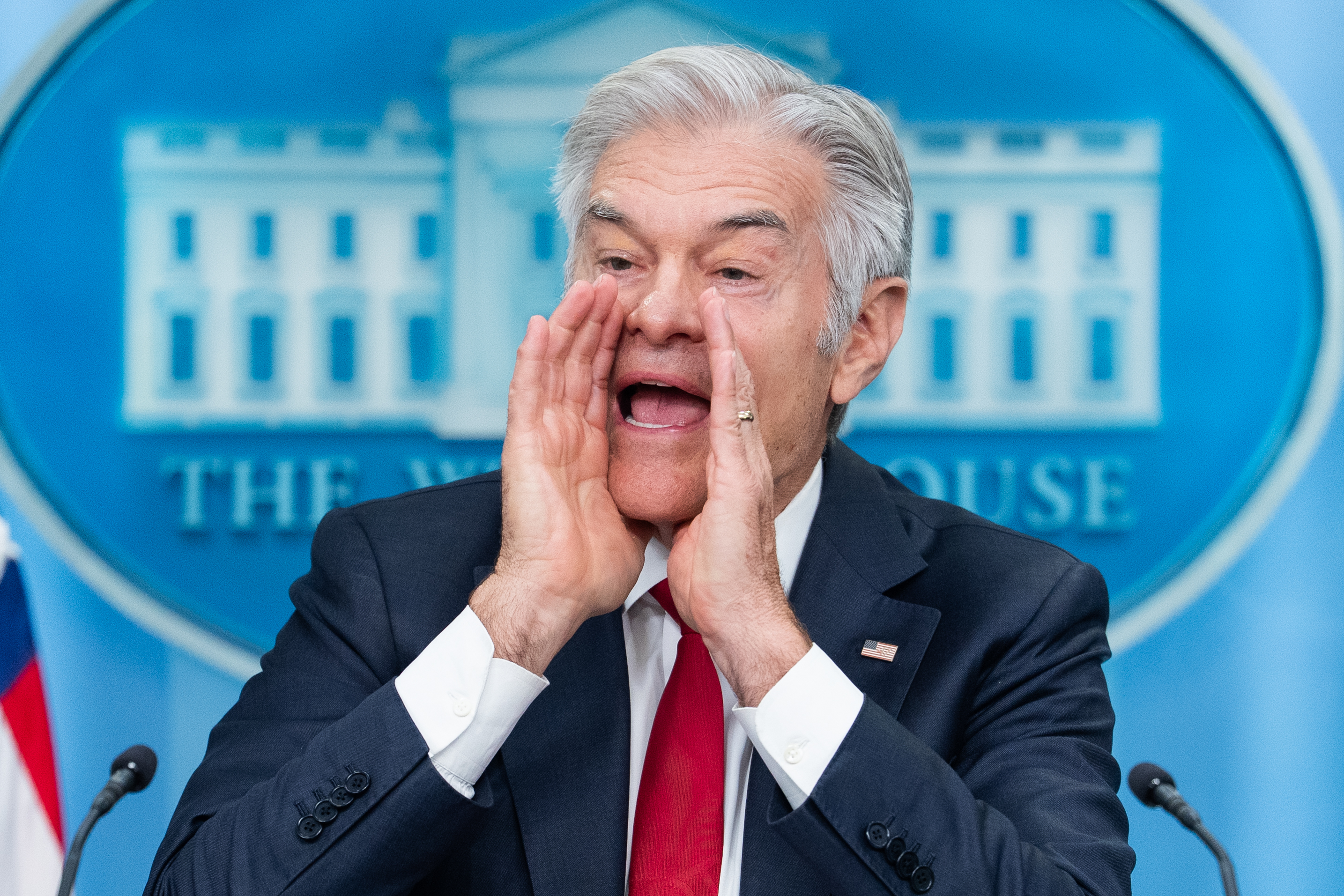 Dr. Oz: Trump are o sănătate „spectaculoasă”. Se duce atât de des la medic, pentru că „iubeşte rezultatele” obţinute la vizite