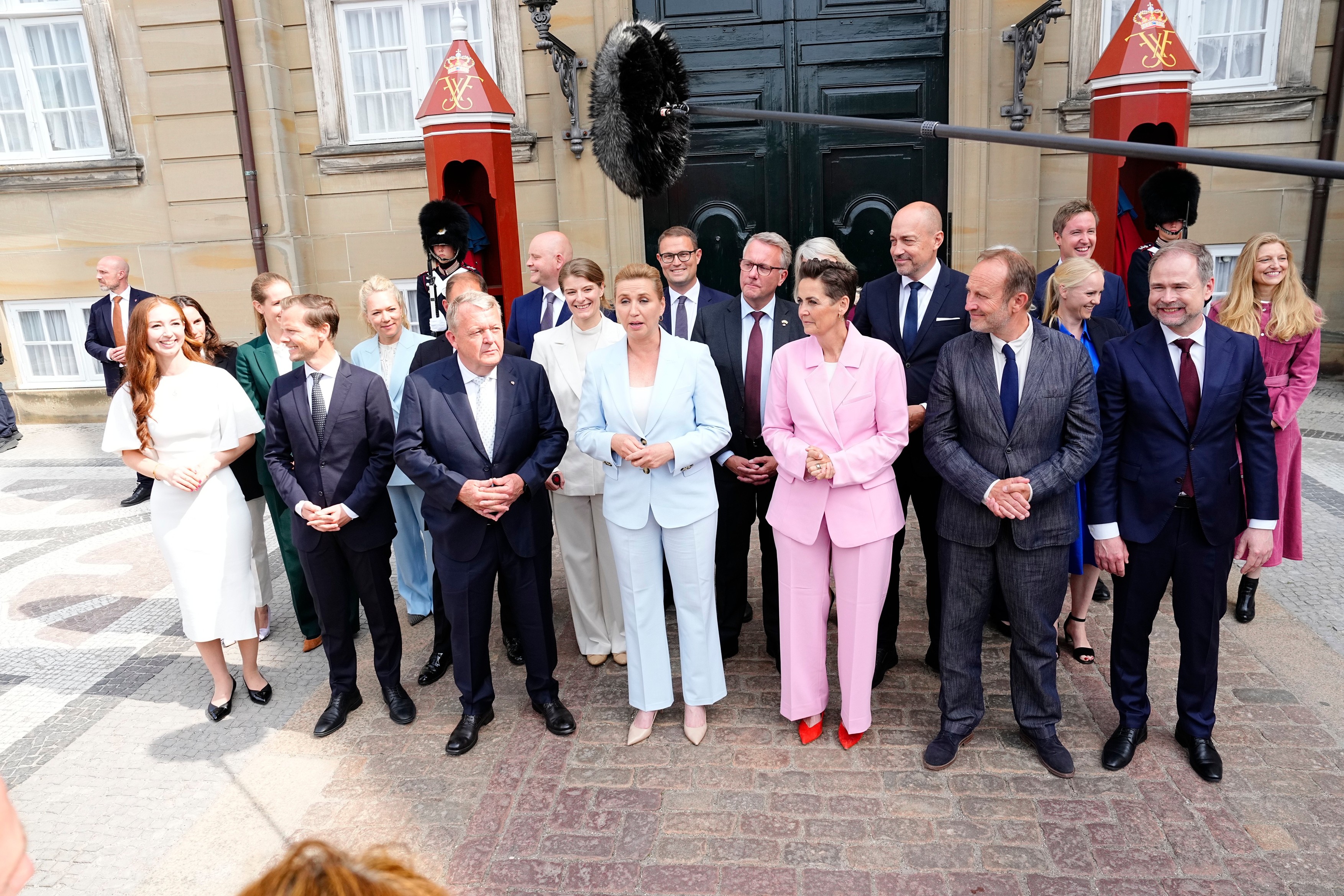 Danemarca: Premierul Mette Frederiksen şi-a prezentat guvernul, format în majoritate din femei