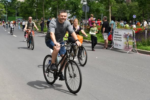 Ciprian Ciucu, de Ziua Mondială a Bicicletei: Oriunde reabilităm, modernizăm drumuri şi spaţiul ne permite, vom avea piste