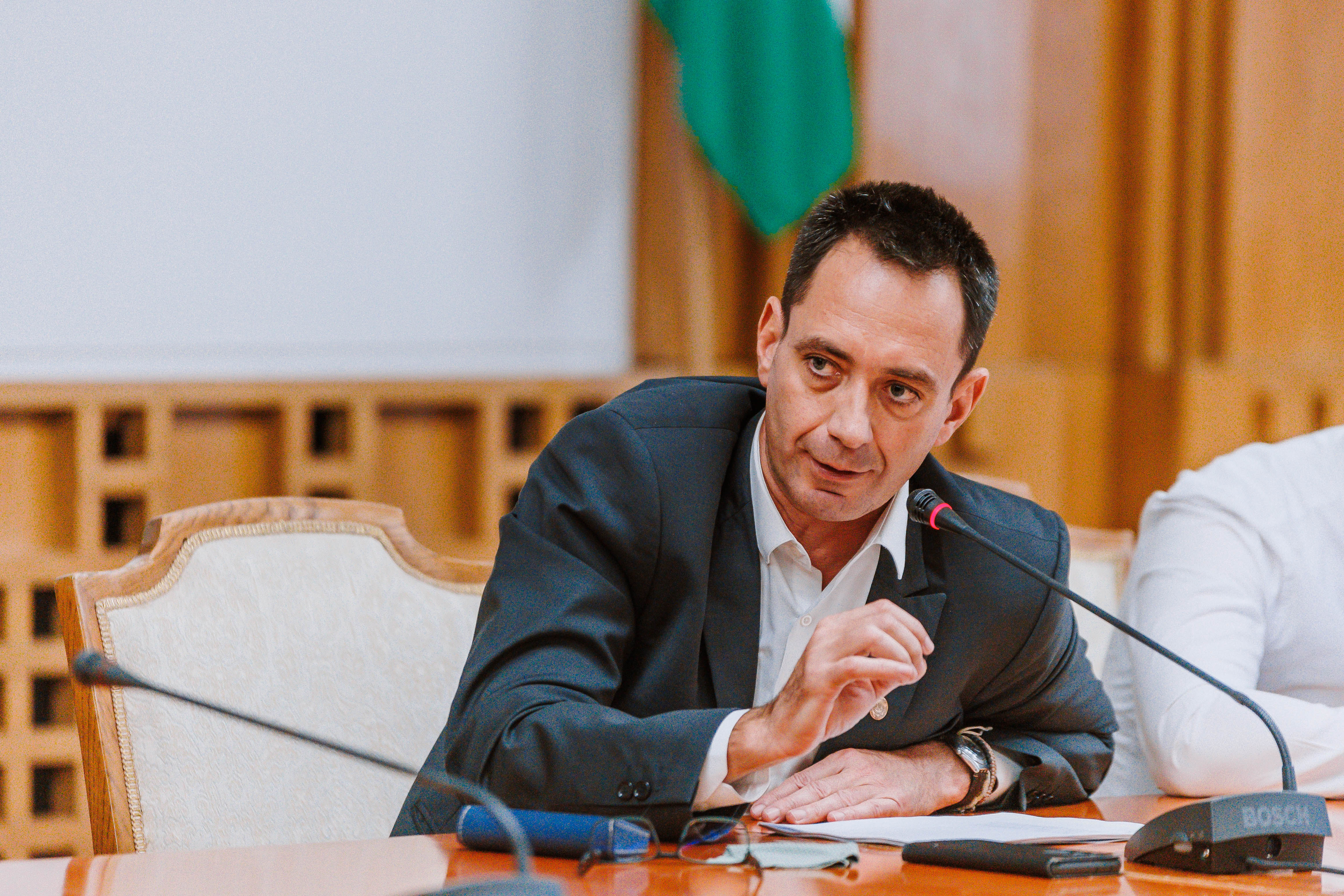 Csoma Botond (UDMR) : Adrian Veştea ne-a propus să facem parte din guvern. Ne-a spus că e cu PSD şi o parte din PNL