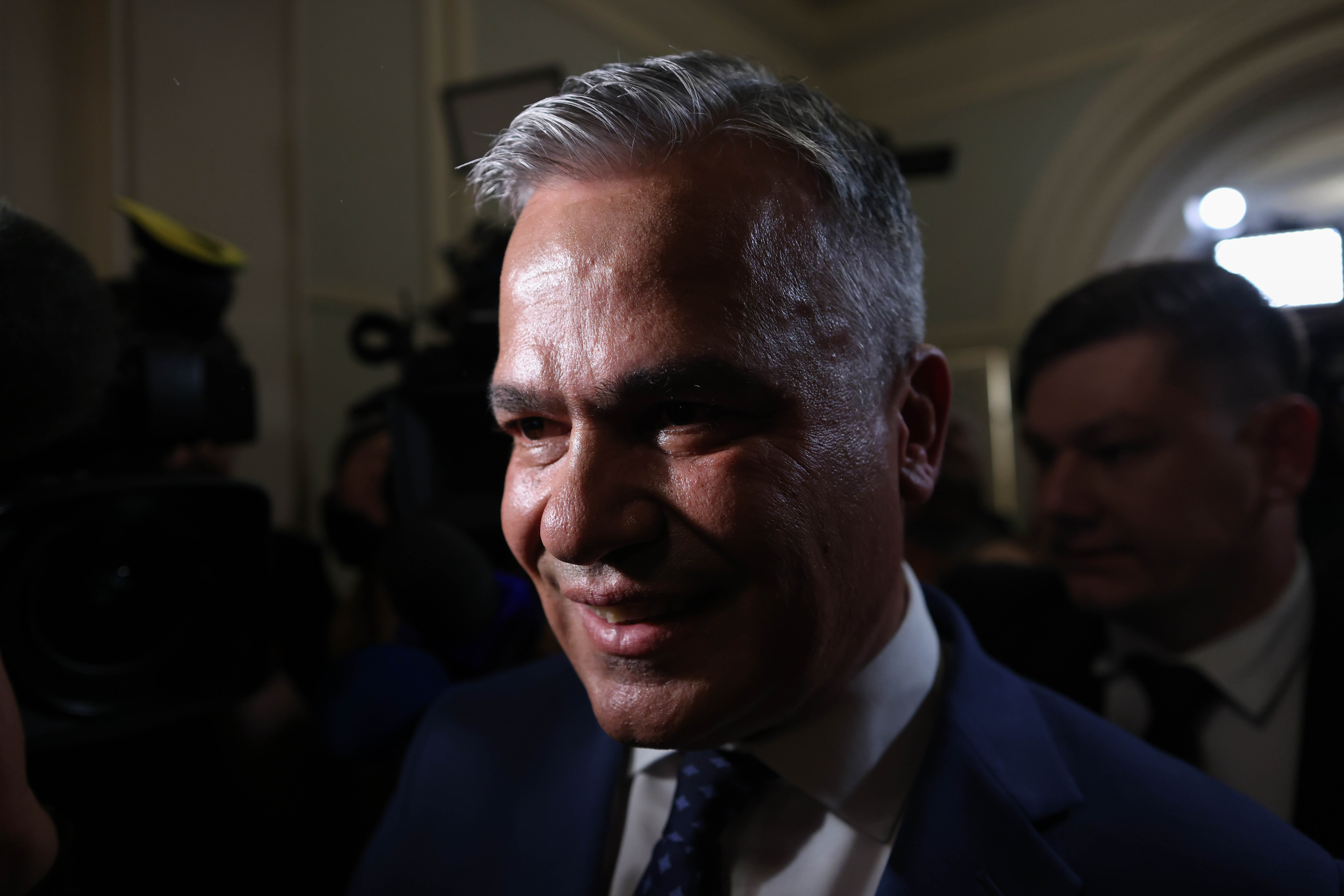 Adrian Veștea a ignorat ultimatumul PNL: „Mergem înainte!” | PSD așteaptă o decizie a UDMR pentru a discuta apoi cu premierul desemnat