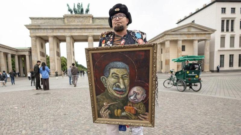 Unul dintre cei mai cunoscuți critici al lui Putin și al lui Kadîrov a fost împușcat mortal în Polonia. Acesta era caricaturist