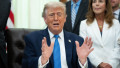 trump vorbeste la birou