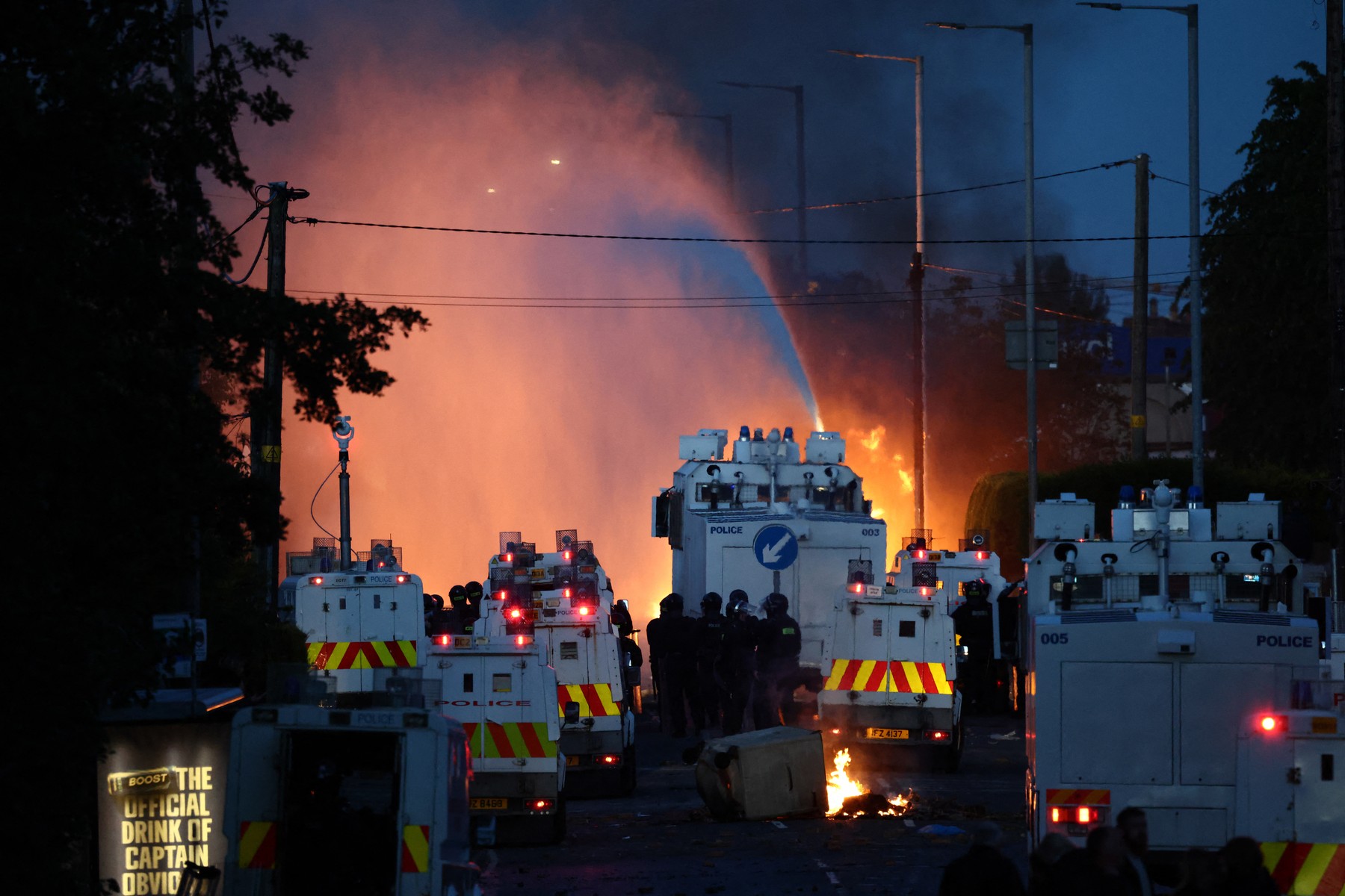 Violențe pentru a doua noapte în Irlanda de Nord d