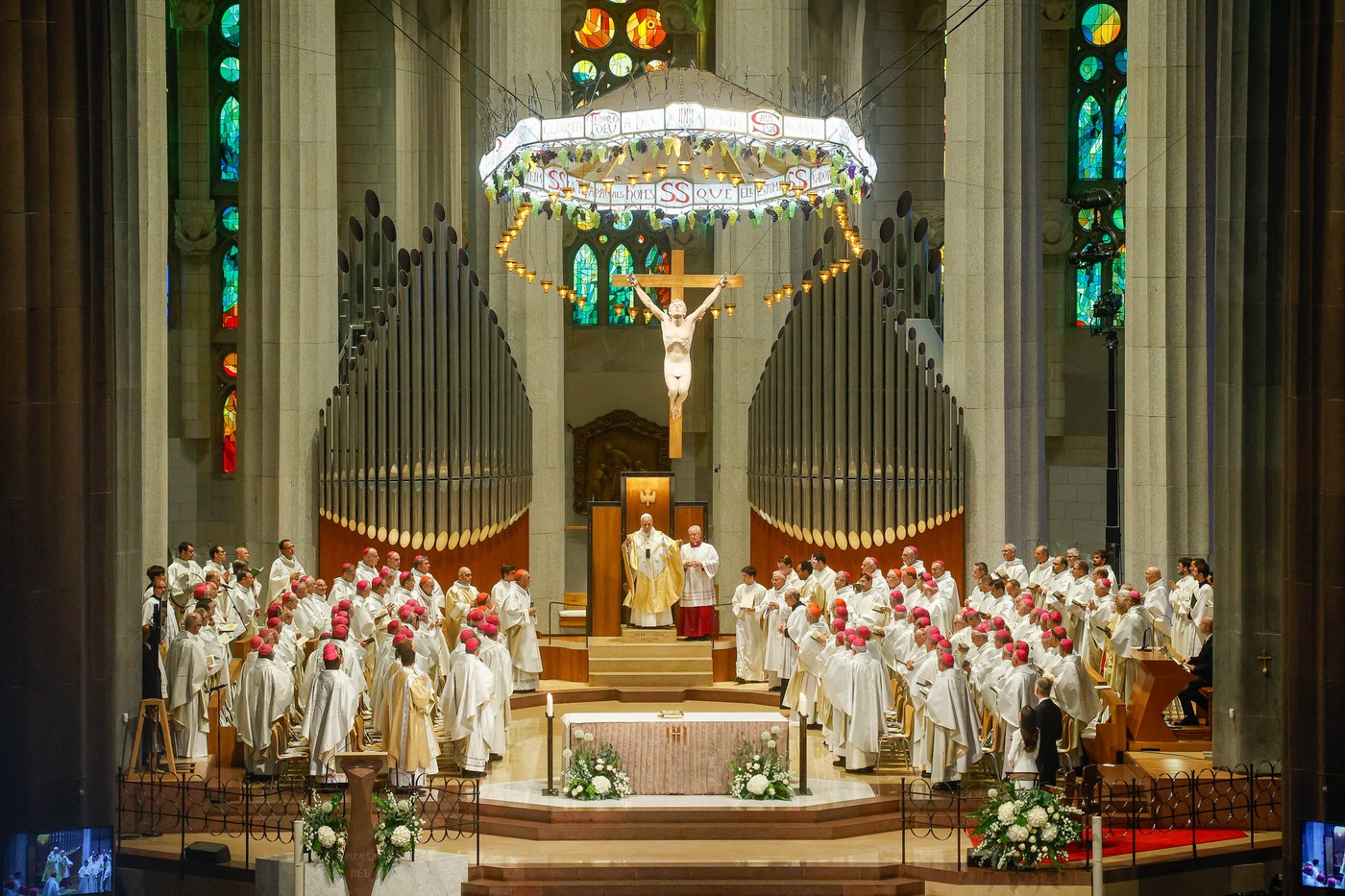 Incidente la Bazilica Sagrada Familia, în timpul ceremoniei la care participa Papa Leon. 600 de oameni au fost evacuați