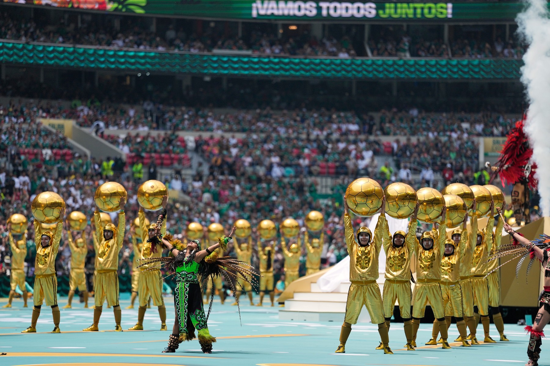 Campionatul Mondial de Fotbal 2026, deschis oficial cu o festivitate la Ciudad de Mexico: Shakira, show pe stadionul Azteca