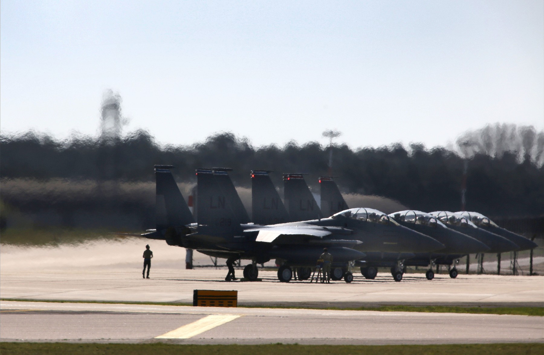 NYT: SUA vor reduce drastic numărul de avioane și nave de război destinate operațiunilor NATO în Europa
