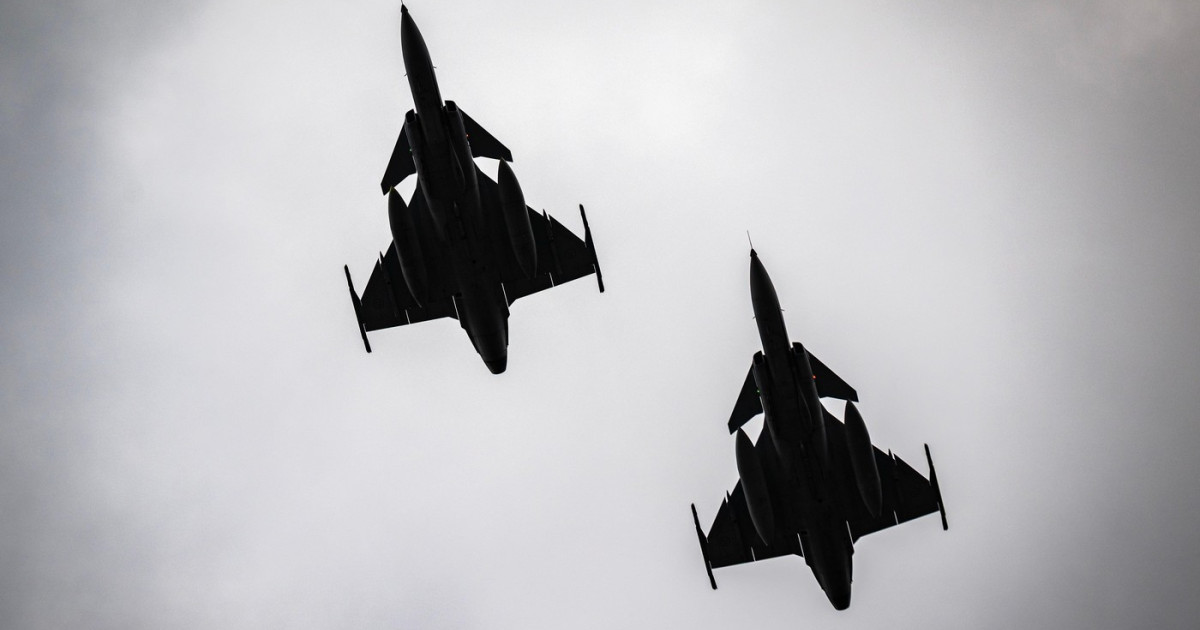 Alertă în Ungaria: avioane Gripen interceptând avion